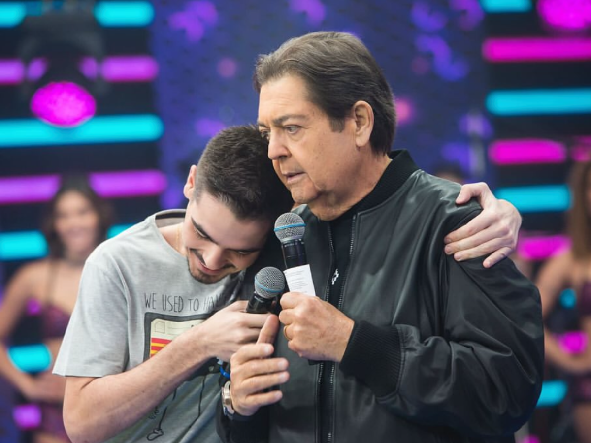 “Força e esperança: João Silva garante que Faustão deve apresentar melhora significativa nos próximos meses.”