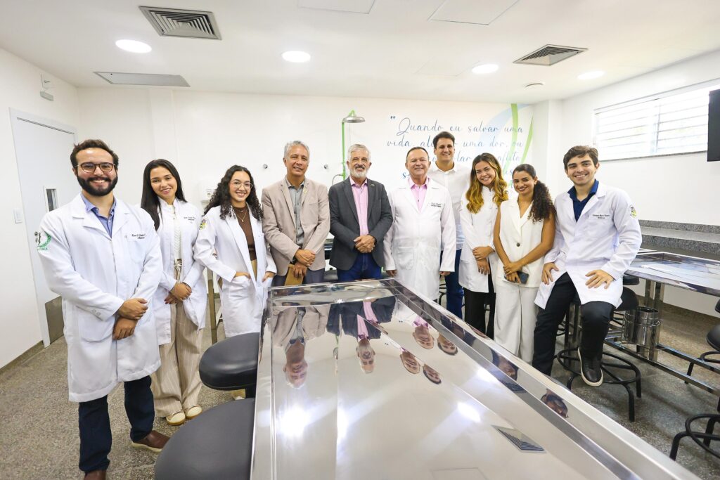 Governador Carlos Brandão inaugura o novo Centro de Ciências da Saúde da UEMA, em São Luís, marco histórico para a formação em Medicina e áreas da saúde no Maranhão.