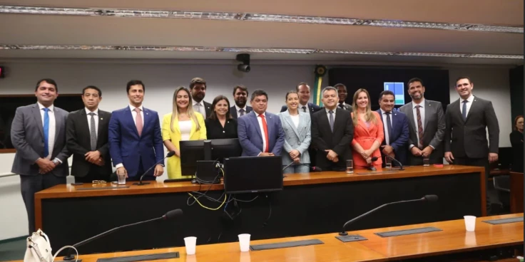 Câmara dos Deputados aprovou a PEC da Blindagem com 353 votos a favor; maioria da bancada maranhense apoiou a proposta