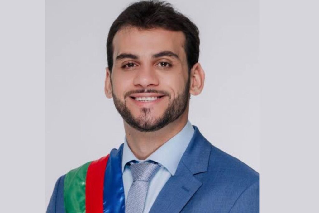 Prefeito Gentil Neto se manifesta após operação da Polícia Federal em Caxias e comenta repercussão envolvendo sua mãe, Adriana Raquel.